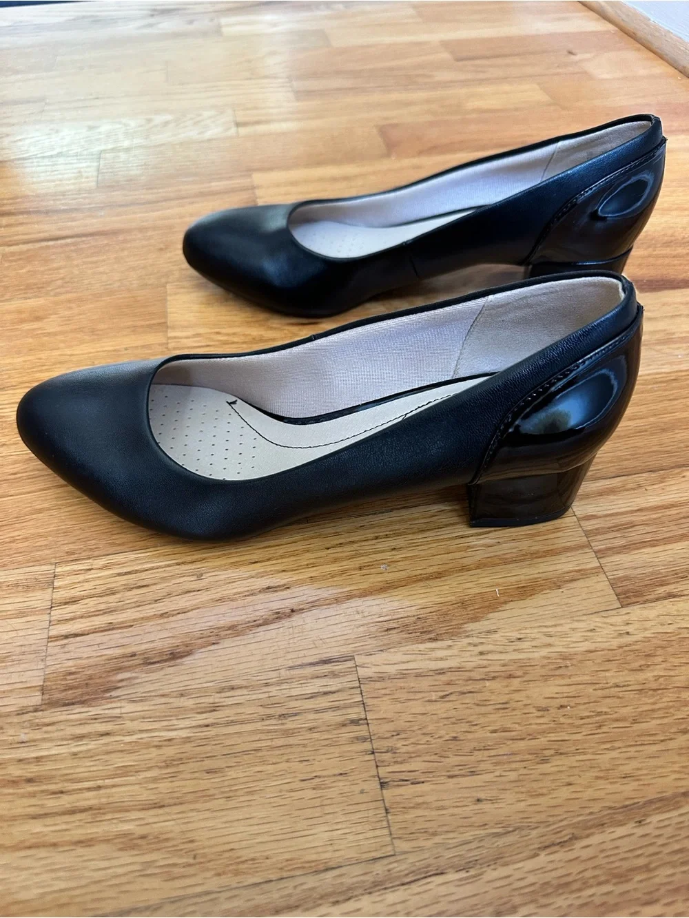 Life Stride Black Slip-On Pumps